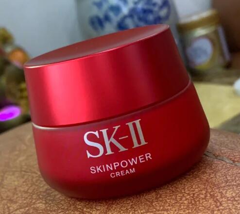 40岁用sk2大红瓶合适吗？探讨肌肤需求与产品匹配度