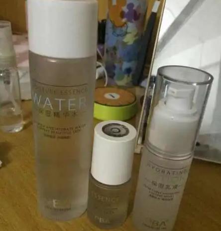 爽肤水和精华液哪个先用？不同顺序带来的不同效果