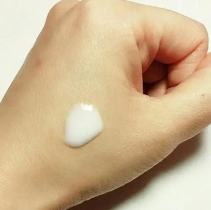 冬天乳和霜哪个好？——解锁护肤新篇章