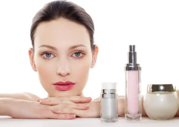 冬季护肤品的佳使用方式