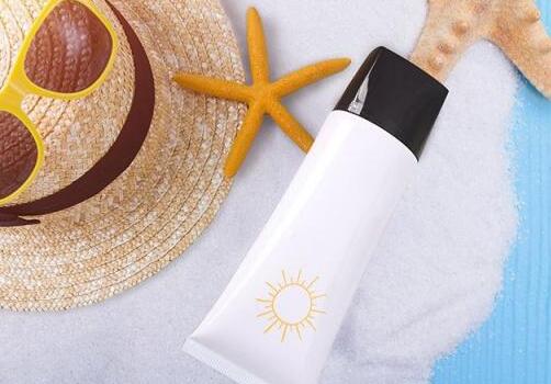 脸上擦化妆品眼睛就流泪的原因及解决方法公开！