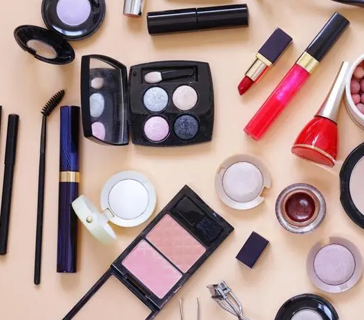 新手购买化妆品指南：从基础到进阶，打造妆容