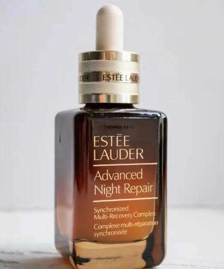 雅诗兰黛长期使用的后果：肌肤的改变与持久的美