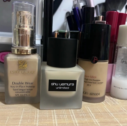 雅诗兰黛持妆粉底液：妆容的秘密成分