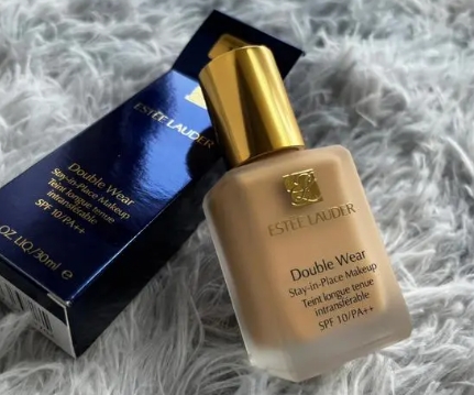 雅诗兰黛持妆粉底液：功效成分与肌肤之美的结合