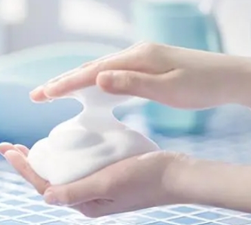 国家认证洗面奶：肌肤的呵护，信赖的保障