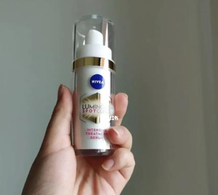 妮维雅630美白精华：肌肤焕发自然光彩