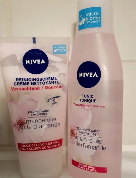 妮维雅洗面奶与曼秀雷敦：哪个更适合你的皮肤？