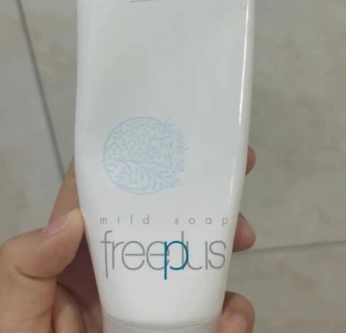 使用洗面奶的正确洗脸方式