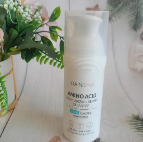 洗面奶选择要点：避开这些潜在问题，守护肌肤健康