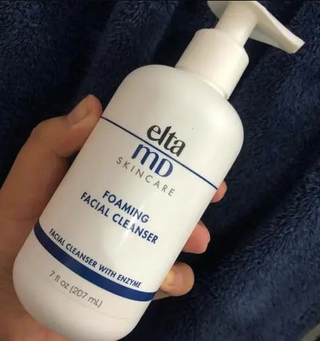 使用洗面奶的注意事项：正确清洁，呵护肌肤