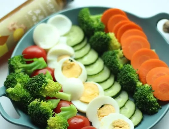 晚上越吃越瘦的4样食物：让你轻松瘦身，享受美食的秘密武器