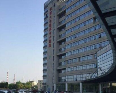 南京中大医院双眼皮医生口碑不错的有哪几位?熊猛、王磊等医生都值得推荐!
