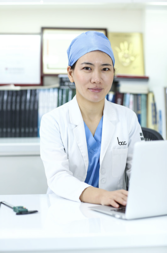 师丽丽和魏志香哪个医生做内眼角修复做的好？谁更胜一筹？