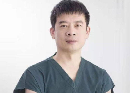 冷向峰医生割双眼皮好吗?技术很好,口碑一直没有低过