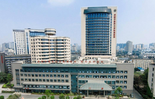 成都中医药大学附属医院牙齿矫正价格,金属托槽和隐形矫正费用差距有多大